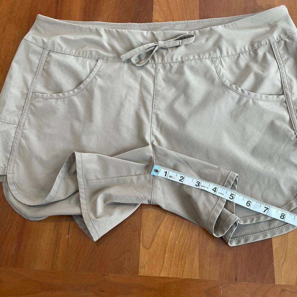 Magellan Outdoors Fish Gear Shorts XL Water Repellent Fishing Athletic Beige - Picture 7 of 10